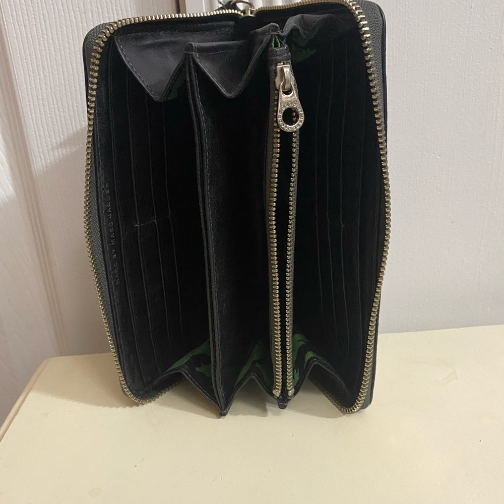 Marc by Marc Jacobs Leather Wallet - Picture 8 of 9